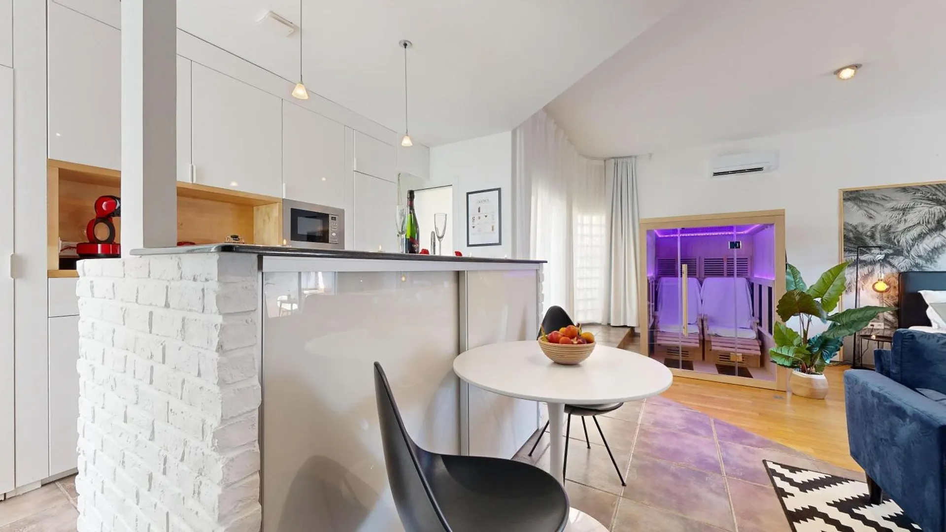 Expat Renting - L'Espace D'Un Moment - Love Room Toulouse Apartment