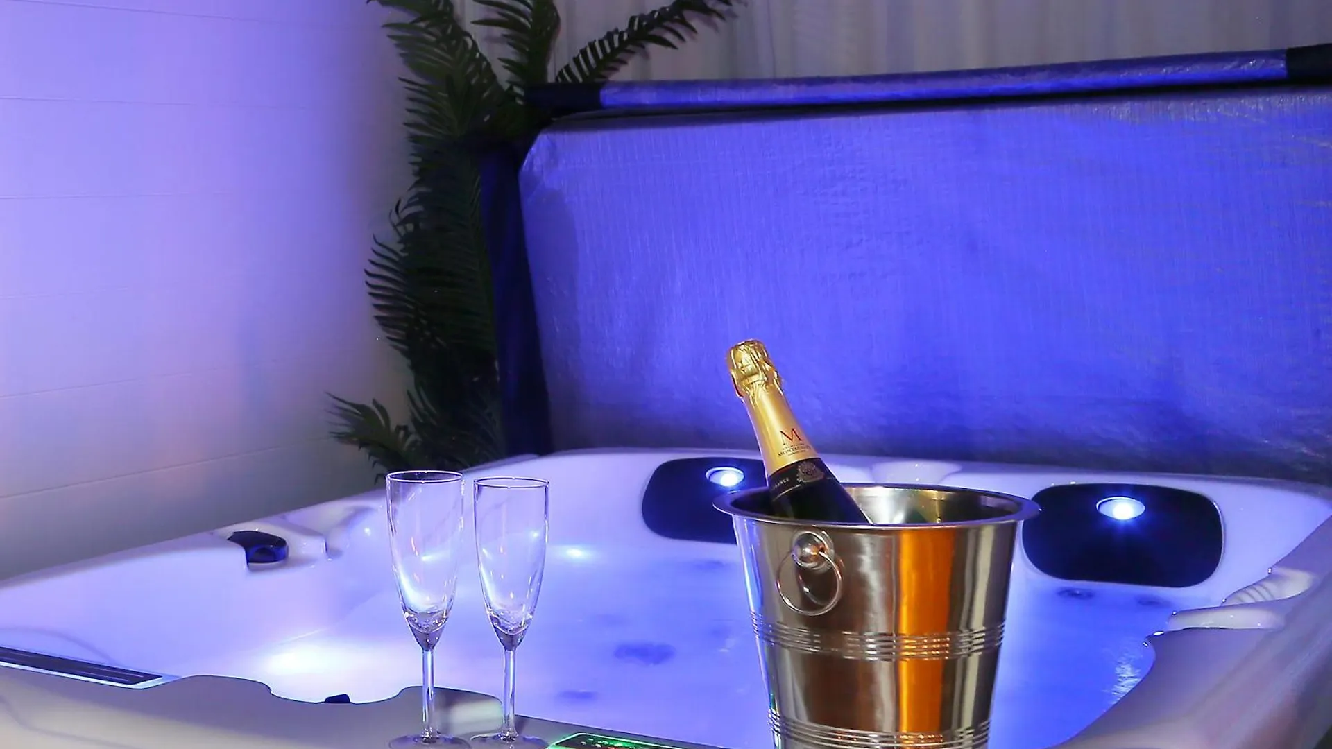 Expat Renting - L'Espace D'Un Moment - Love Room Toulouse